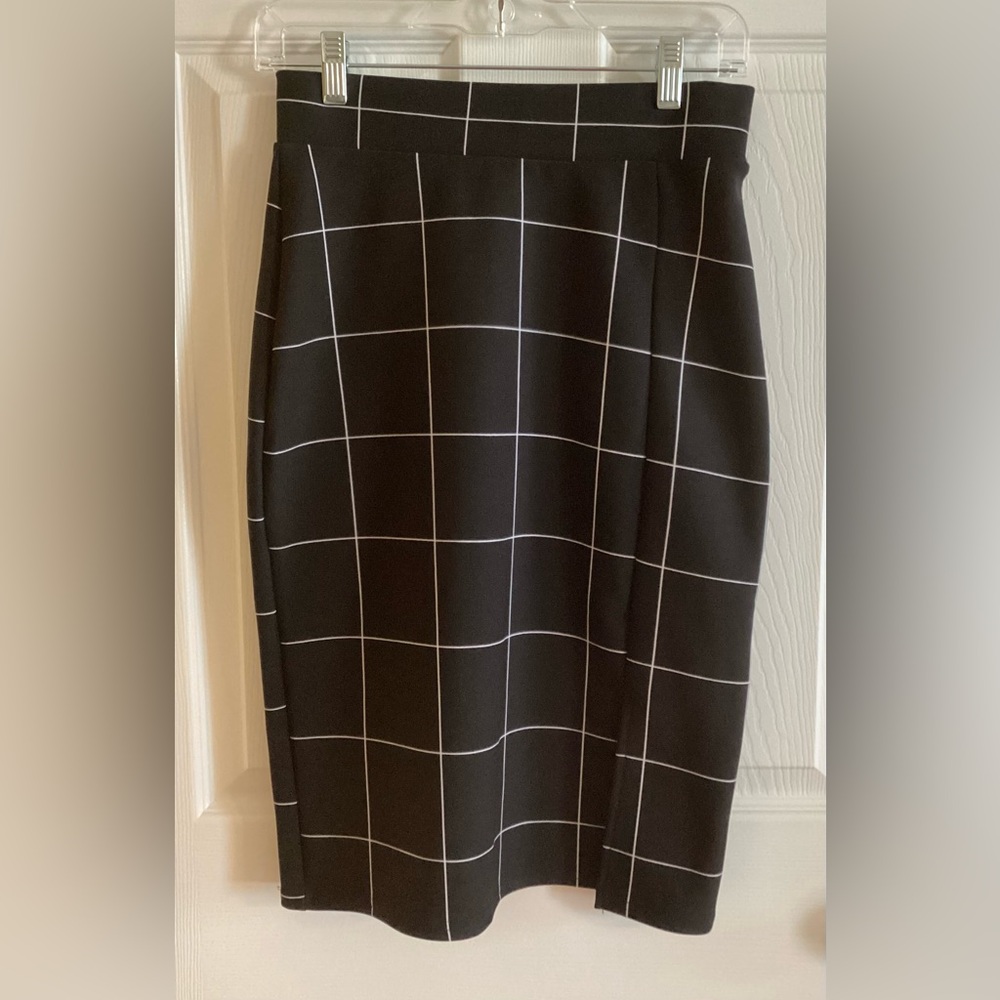 Mia Rose size Md Bodycon Midi Skirt With Front Slit